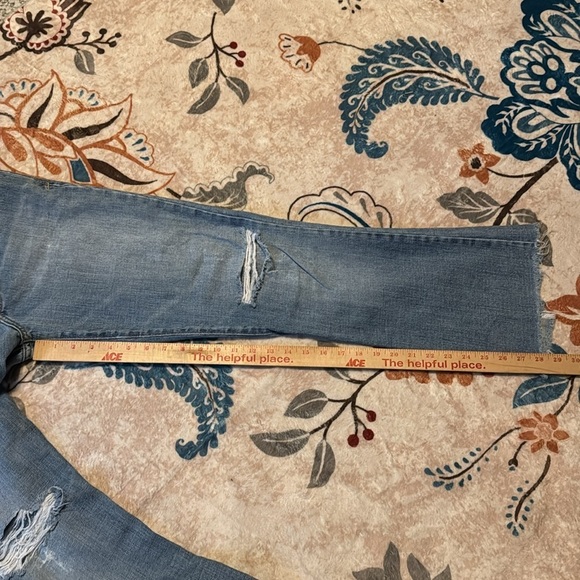 Abercrombie &Fitch Women's Blue Distressed Jeans Size 8 - Picture 3 of 11